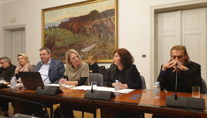 povezana slika
