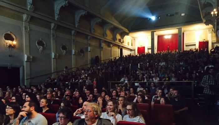 povezana slika