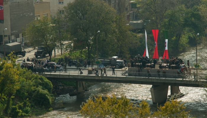 povezana slika