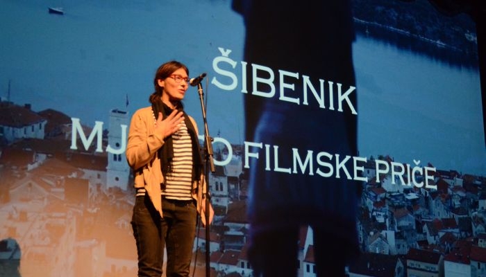 povezana slika
