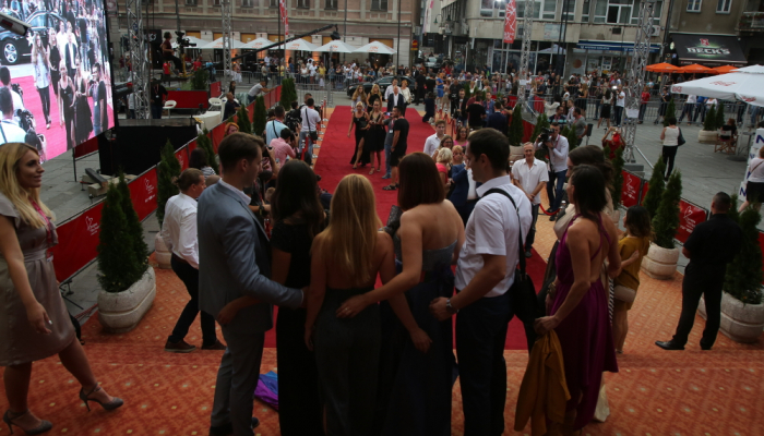 povezana slika
