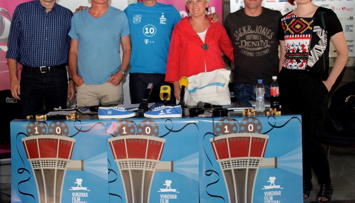 povezana slika