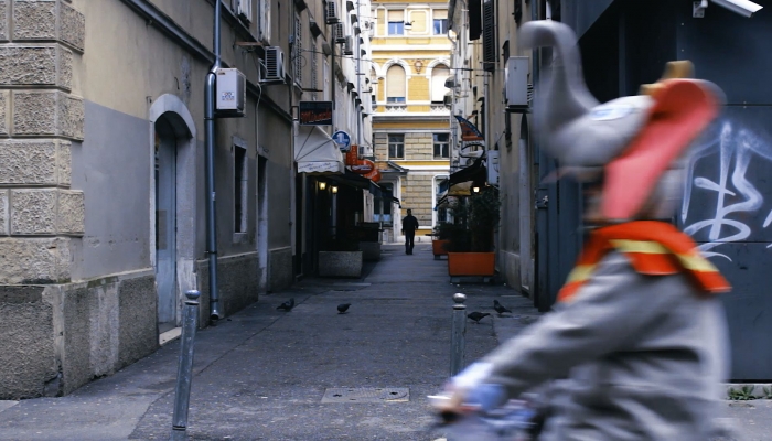 povezana slika