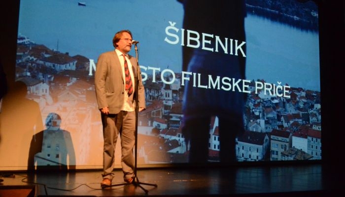 povezana slika