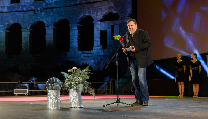 povezana slika