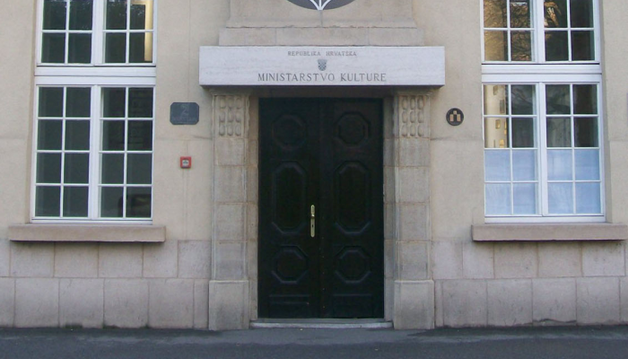 povezana slika