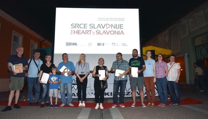 povezana slika