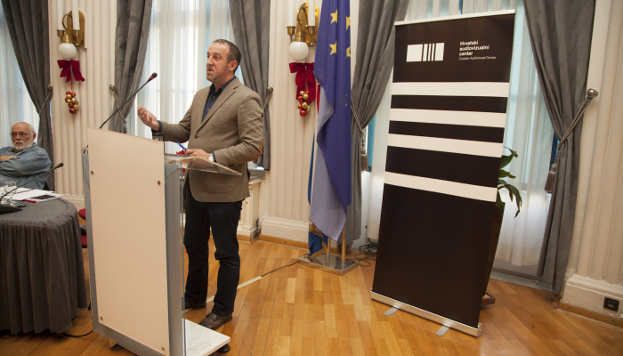 povezana slika
