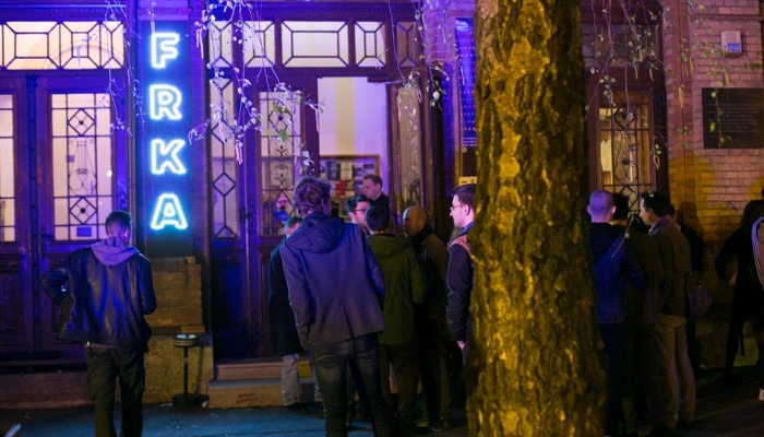 povezana slika