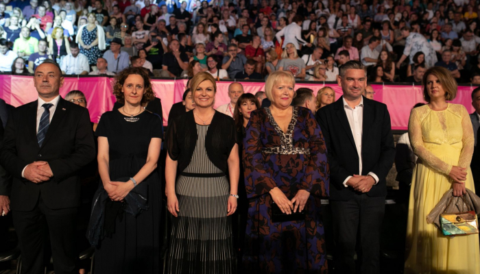 povezana slika