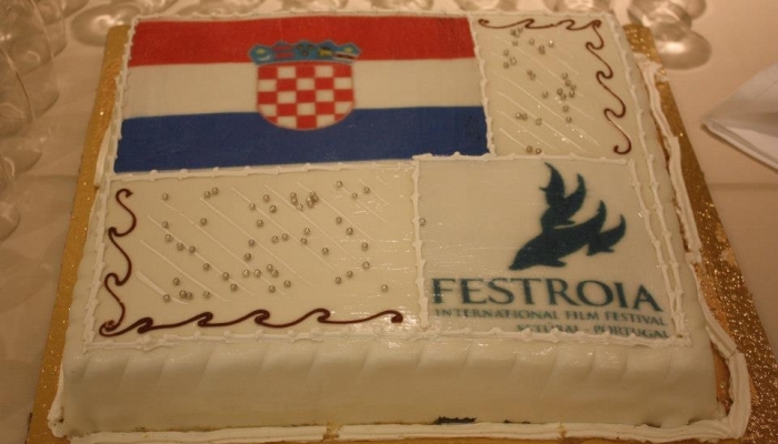 povezana slika